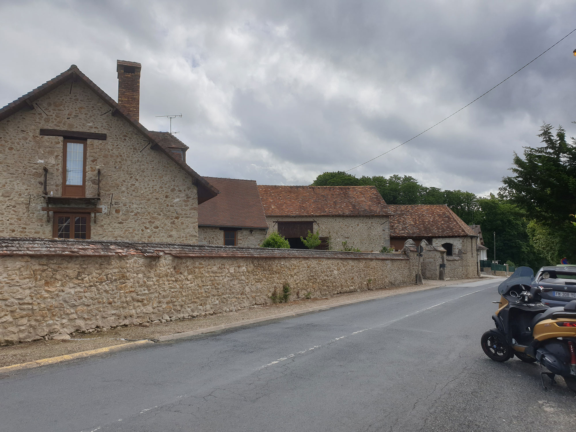 French Ruche - St Maurice (91) Réhabilitation de granges en tiers-lieu